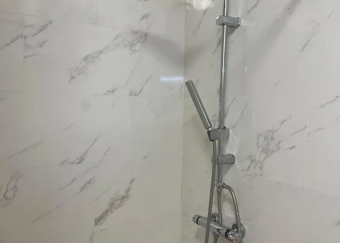 Compact In Beautiful 4bedroom Penthouse ベッド・アンド・ブレックファスト 3*