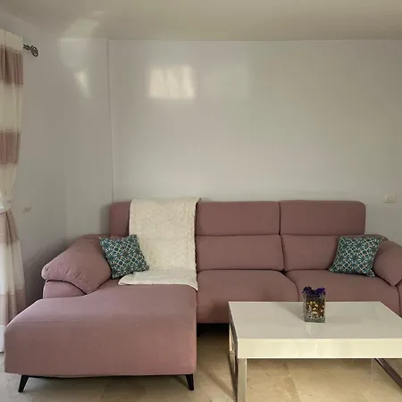 Bed & Breakfast Compact In Beautiful 4bedroom Penthouse 3*