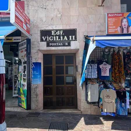 Bed & Breakfast Compact In Beautiful 4bedroom Penthouse 3*