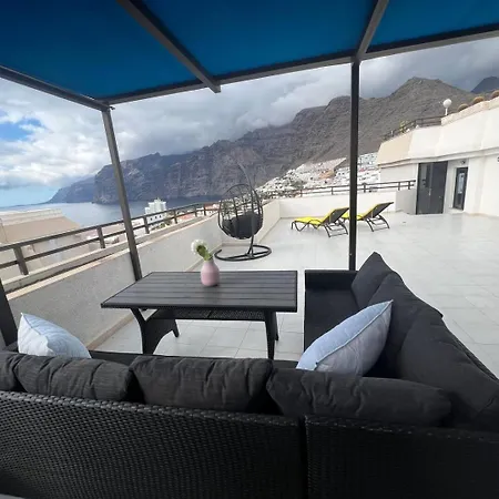 Compact In Beautiful 4bedroom Penthouse Bed & Breakfast 3*