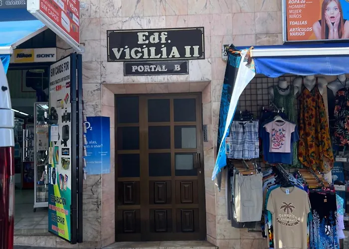 Bed & Breakfast Compact In Beautiful 4bedroom Penthouse 3*