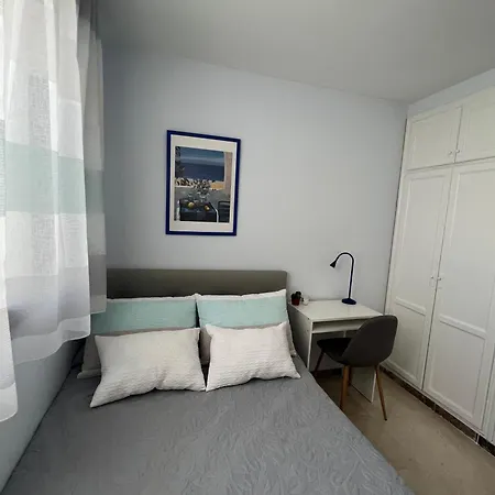 Bed & Breakfast Compact In Beautiful 4bedroom Penthouse 3*